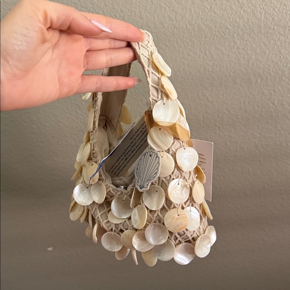 Shell-Embellished Cream Handbag - Picture 2 of 4